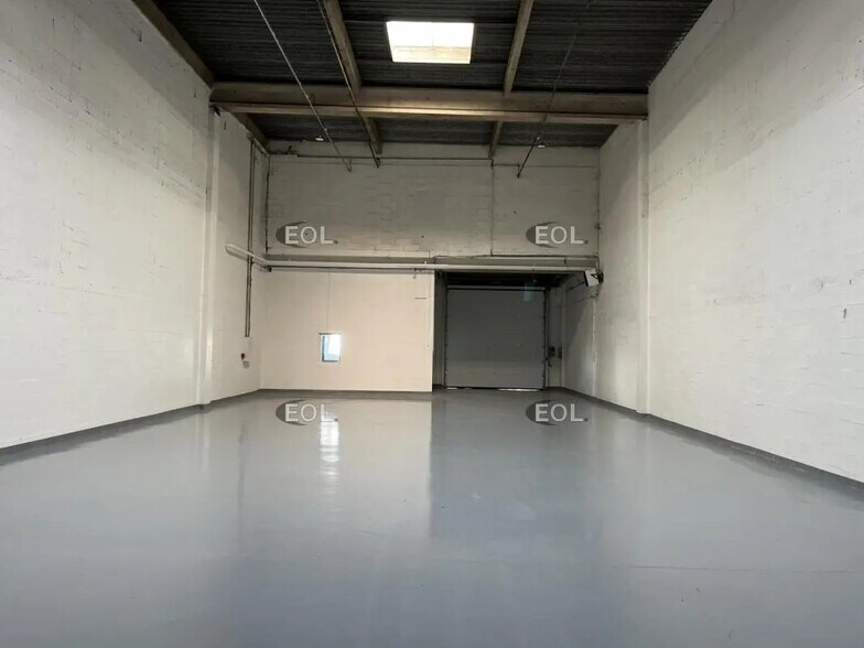 Local d’activités dans Gennevilliers à louer - Photo de l’immeuble – Image 3 sur 9