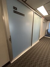 3525 W Peterson Ave, Chicago, IL à louer Photo de l’immeuble– Image 2 sur 6