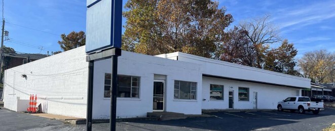 9550 Page Ave, Overland, MO à louer - Photo de l’immeuble – Image 1 sur 2