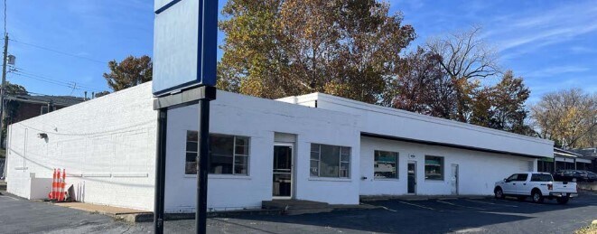 9550 Page Ave, Overland, MO à louer - Photo principale – Image 1 sur 2