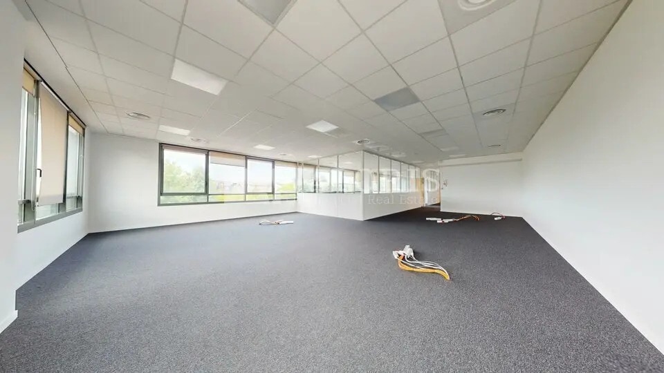 Bureau dans Champagne-au-Mont-d'Or à louer Photo de l’immeuble– Image 1 sur 11