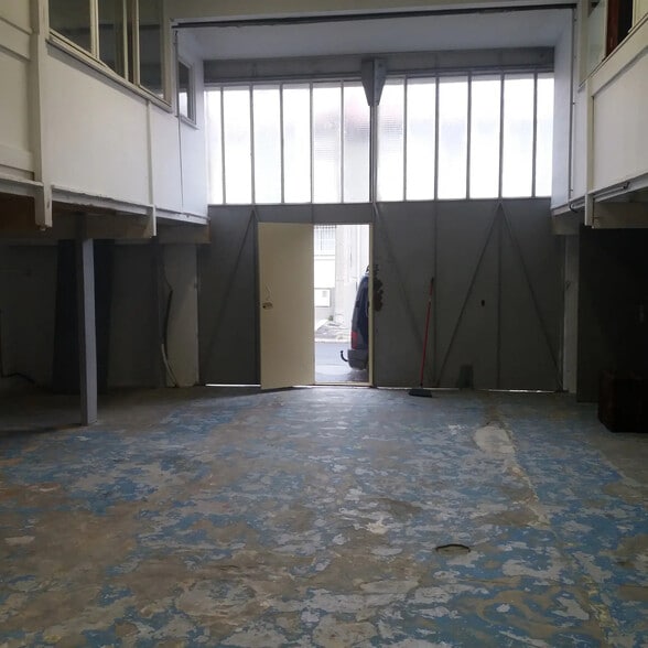 Local d’activités dans Perpignan à louer - Photo de l’immeuble – Image 3 sur 5