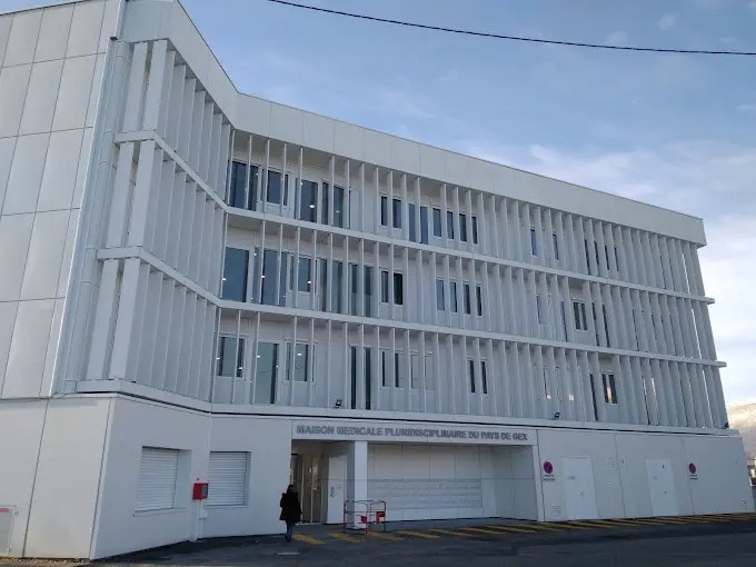 110 4 Rue Germaine Tillion, Saint-Genis-Pouilly à louer - Photo de l’immeuble – Image 2 sur 3