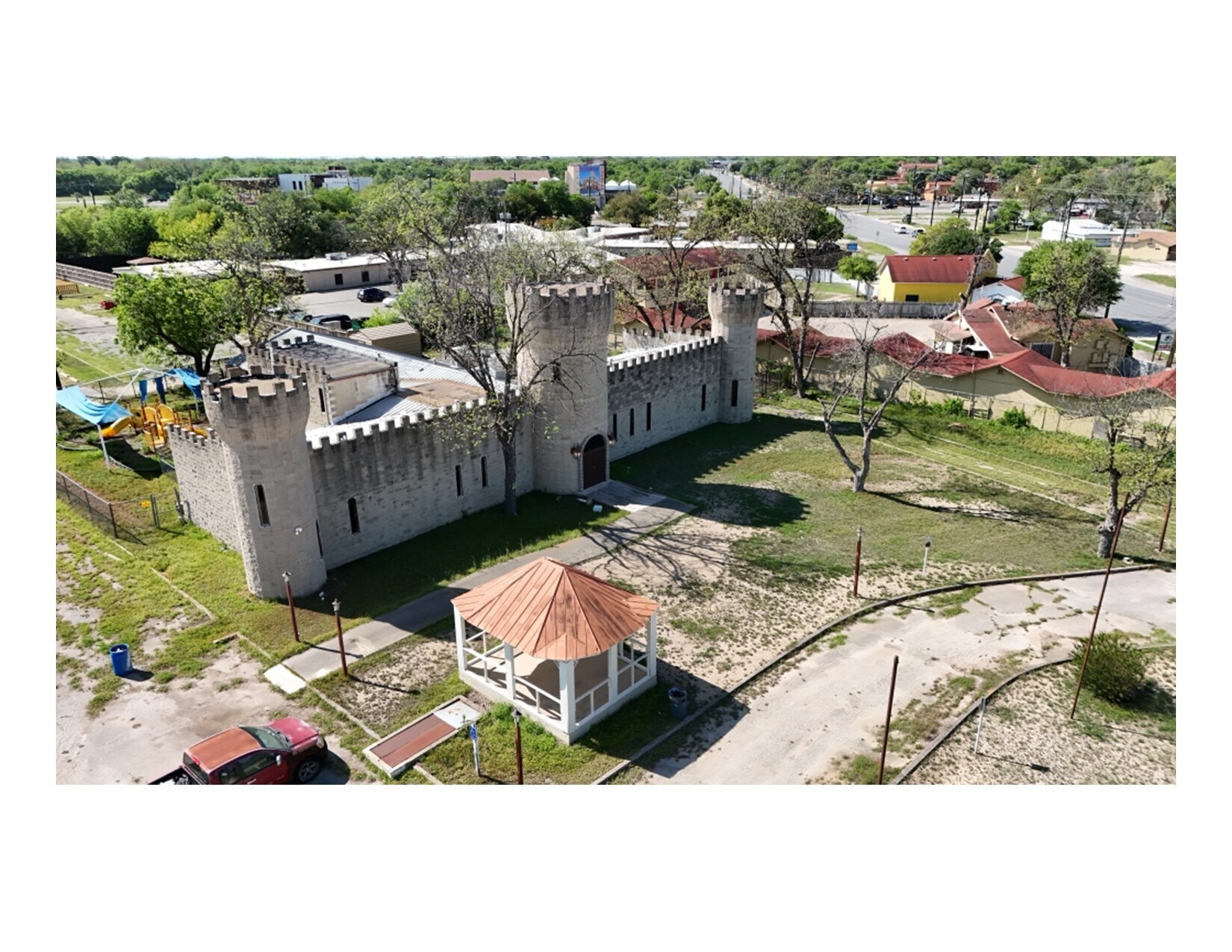 250 Kelly Dr, San Antonio, TX à vendre Photo de l’immeuble– Image 1 sur 6