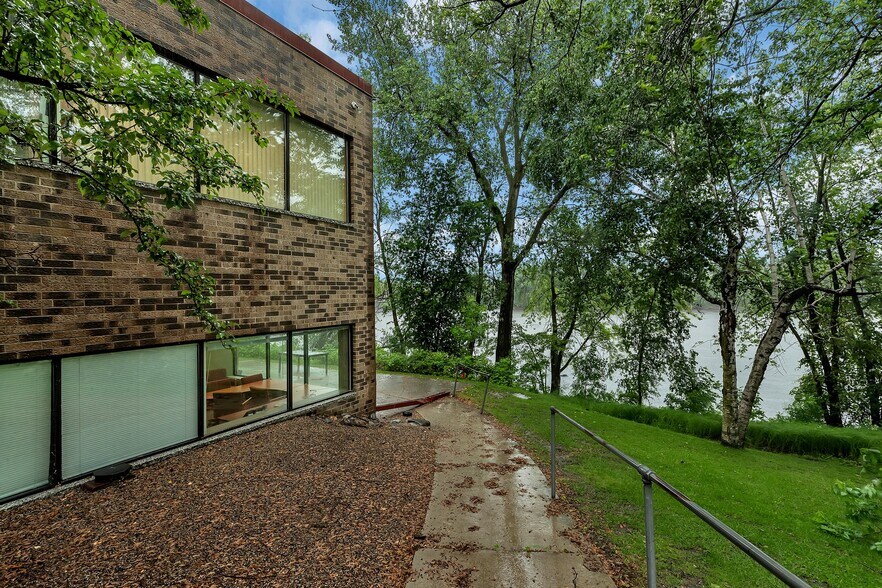 18 S Riverside Ave, Sartell, MN à louer - Photo de l’immeuble – Image 3 sur 22