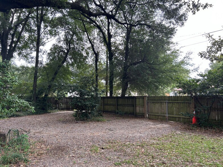 1935 Cosgrove Ave, North Charleston, SC à vendre - Photo de l’immeuble – Image 3 sur 4