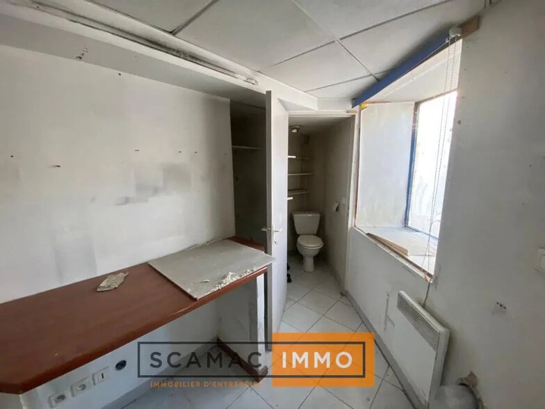 Local commercial dans Roquefort-la-Bédoule à vendre - Photo intérieure – Image 2 sur 5