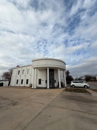 Plus de détails pour 4645 Tinker Diagonal, Oklahoma City, OK - Bureau à vendre