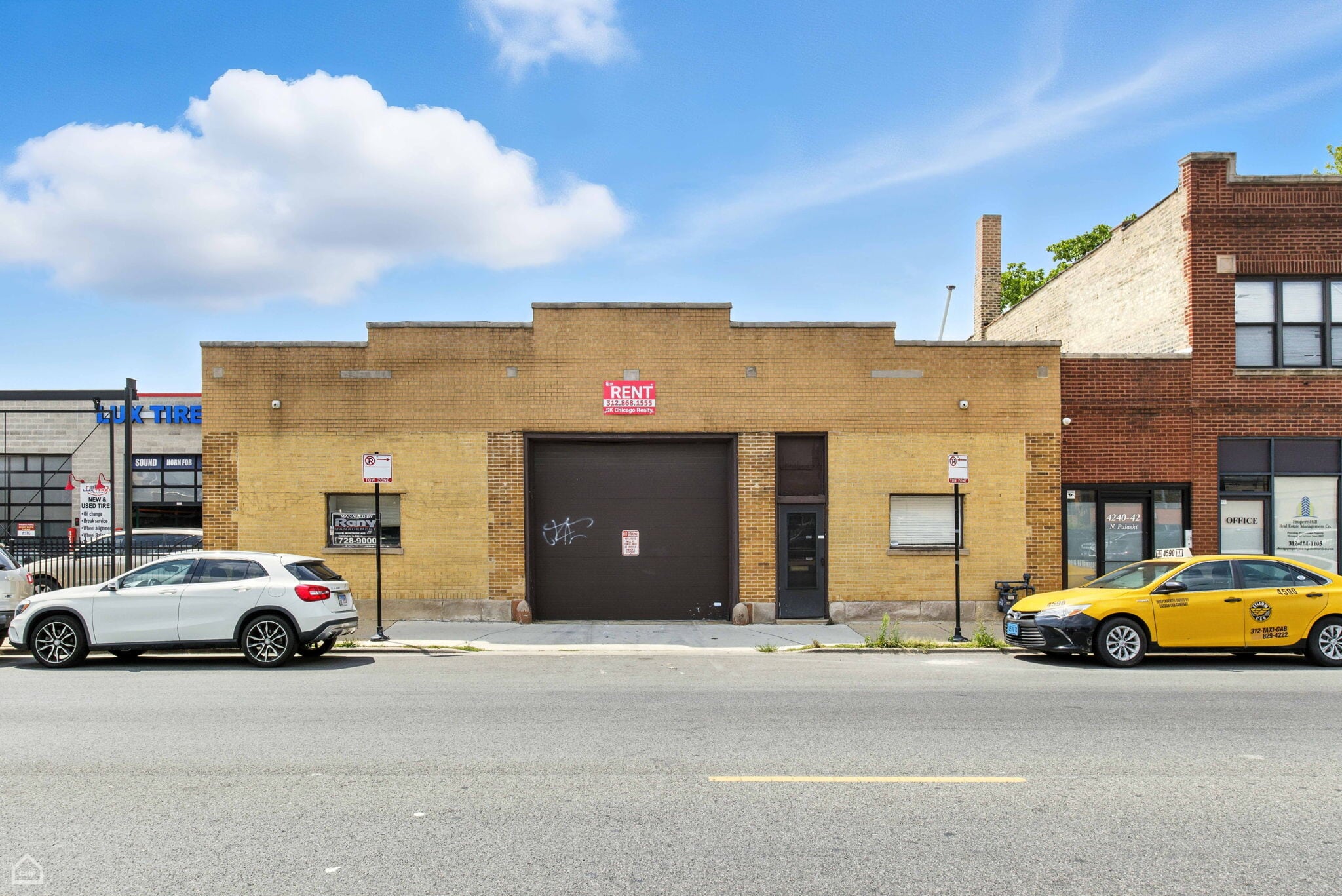 4234 N Pulaski Rd, Chicago, IL à louer Photo de l’immeuble– Image 1 sur 7