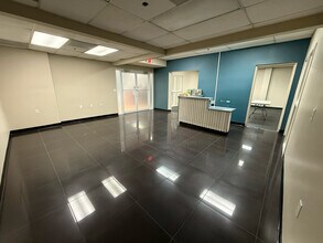 11155 SW 112th Ave, Miami, FL à louer Photo intérieure– Image 2 sur 4