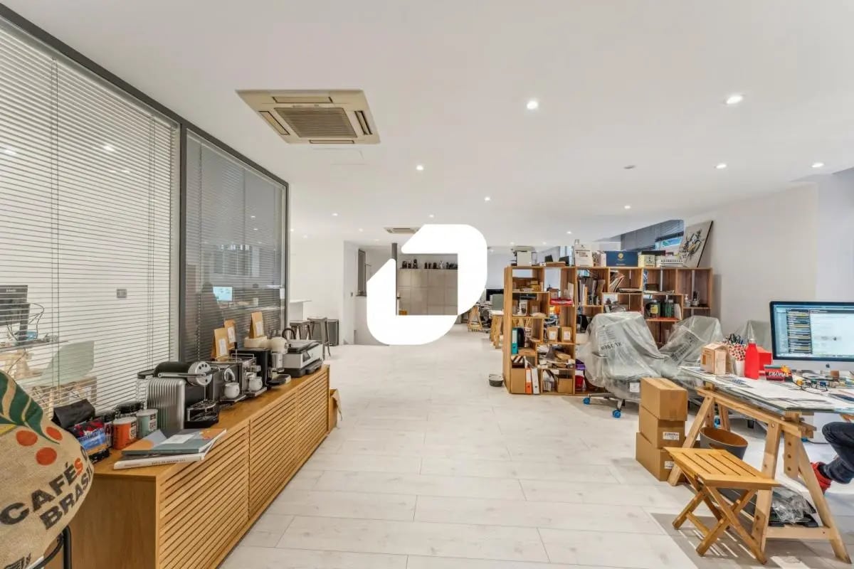 Bureau dans Paris à louer Photo de l’immeuble– Image 1 sur 14