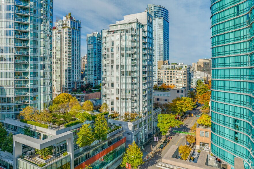 488 Robson St, Vancouver, BC à louer - Photo de l’immeuble – Image 1 sur 20