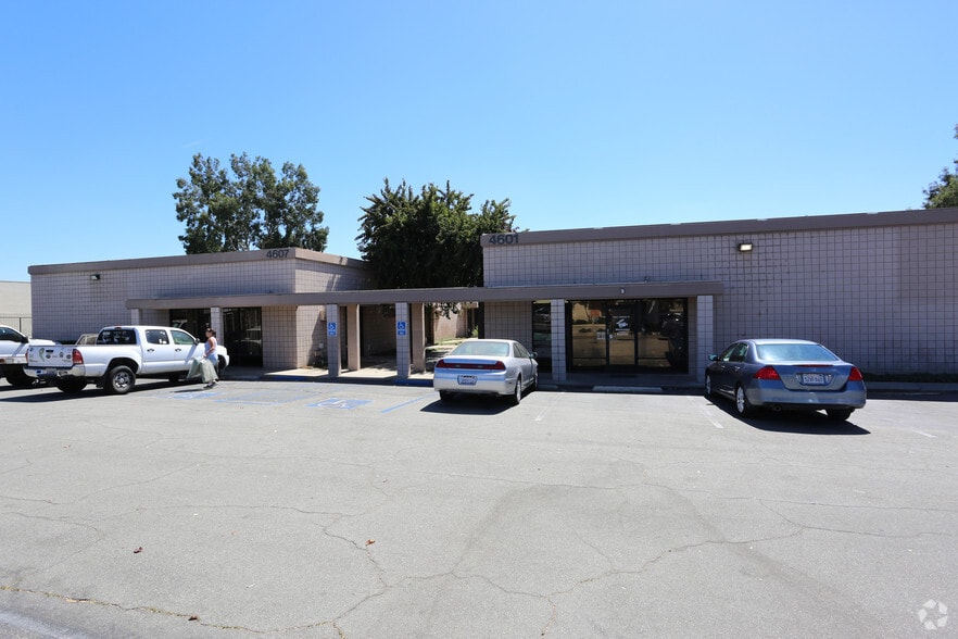 4601 Brooks St, Montclair, CA à vendre - Photo principale – Image 1 sur 11
