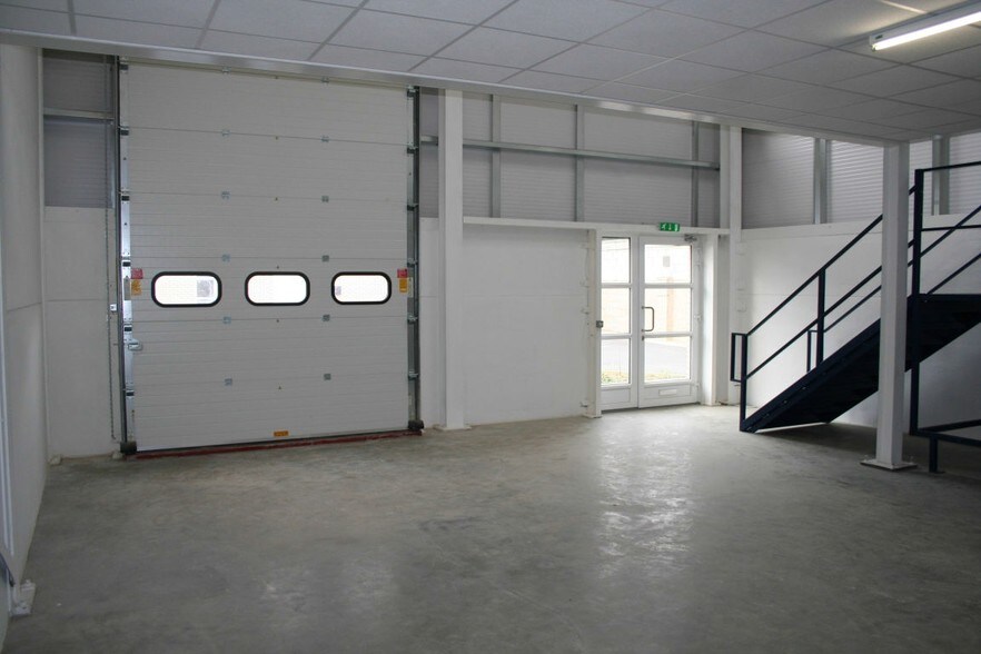 Ely Rd, Waterbeach à louer - Photo de l’immeuble – Image 2 sur 4