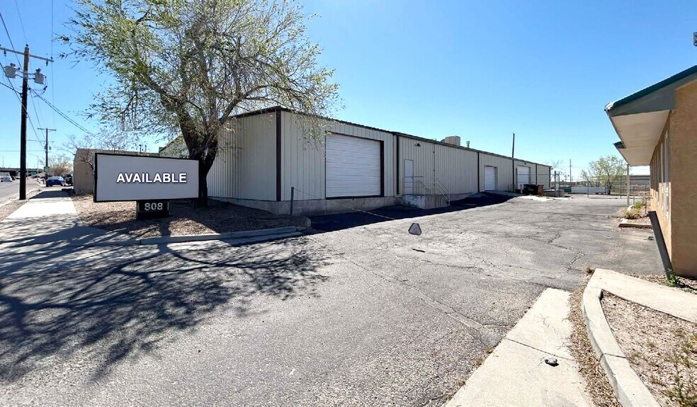 808 Gibson Blvd SE, Albuquerque, NM à louer - Photo de l’immeuble – Image 3 sur 6