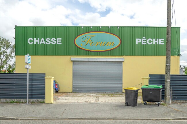 Plus de détails pour Local commercial à vendre