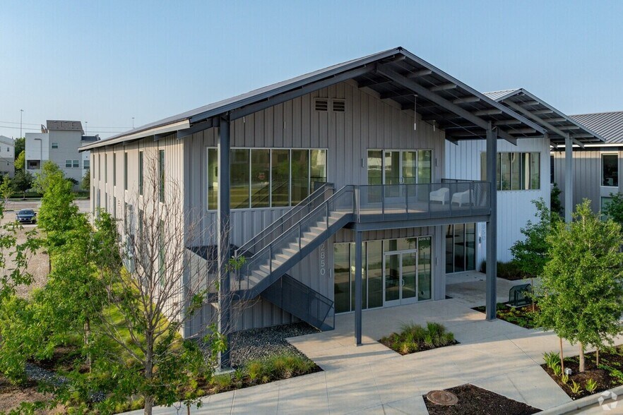 2850 Clinton Dr, Houston, TX à vendre - Photo de l’immeuble – Image 2 sur 5