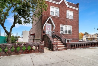 Plus de détails pour 5869 59th St, Maspeth, NY - Logement à vendre