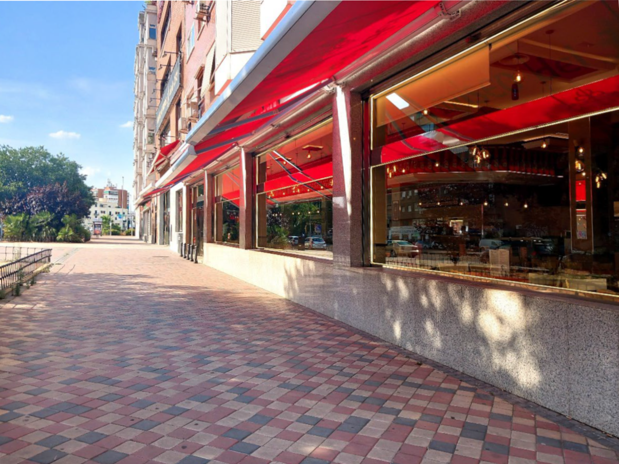 Local commercial dans Madrid, Madrid à louer Photo intérieure– Image 1 sur 16
