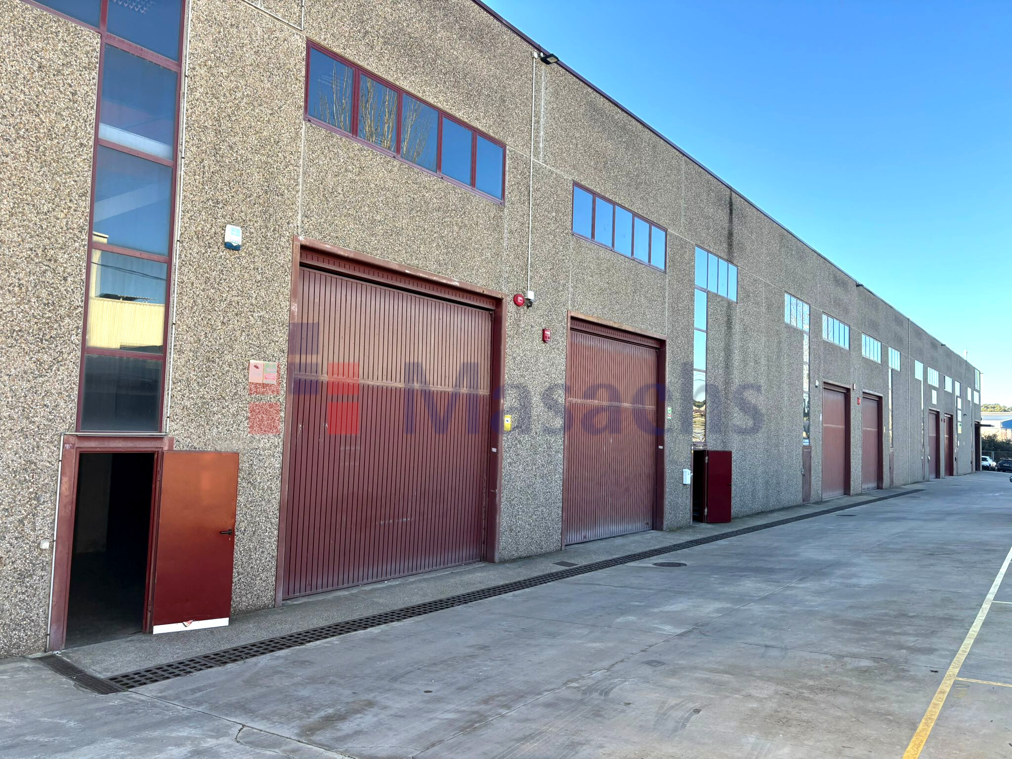 Industriel/Logistique dans Palau-solità i Plegamans, Barcelona à louer Photo principale– Image 1 sur 11
