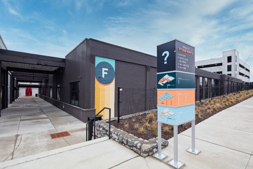 4101 Charlotte Ave, Nashville, TN à louer - Photo de l’immeuble – Image 3 sur 19