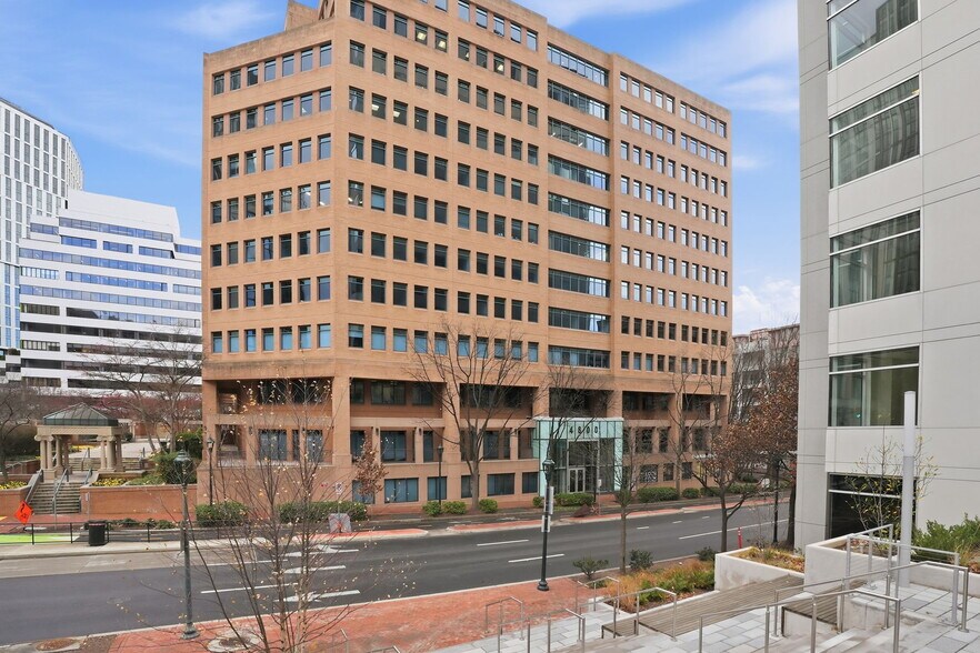 4800 Montgomery Ln, Bethesda, MD à louer - Photo de l’immeuble – Image 2 sur 24