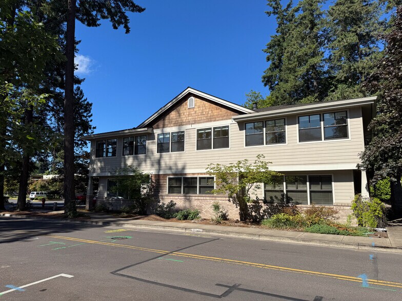16001 Quarry Rd, Lake Oswego, OR à vendre - Photo de l’immeuble – Image 2 sur 12