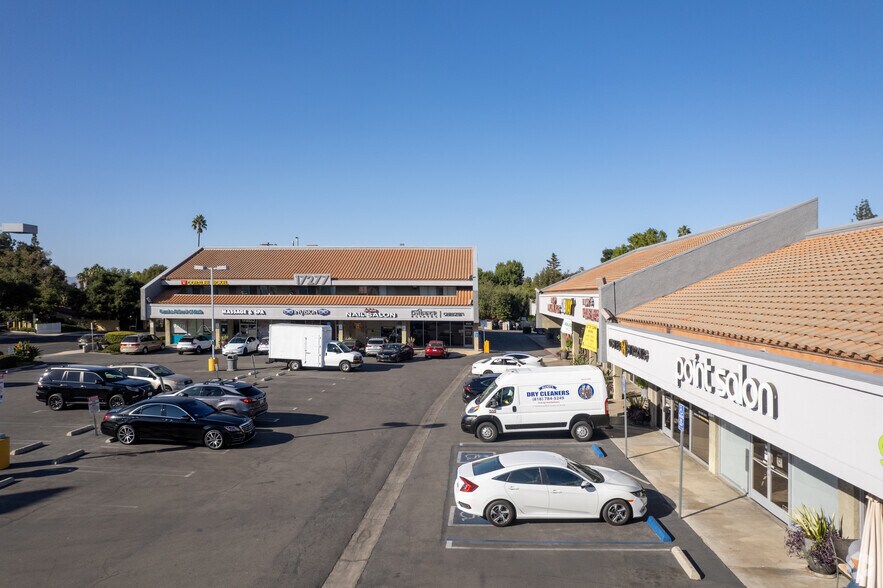 17255-17277 Ventura Blvd, Encino, CA à louer - Photo de l’immeuble – Image 3 sur 7