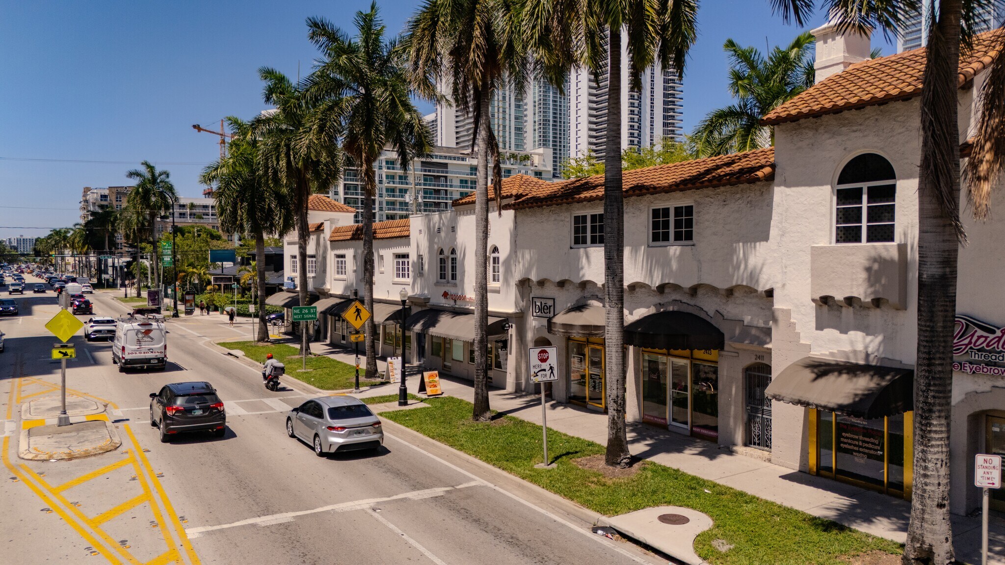 2427 Biscayne Blvd, Miami, FL à louer Photo de l’immeuble– Image 1 sur 15