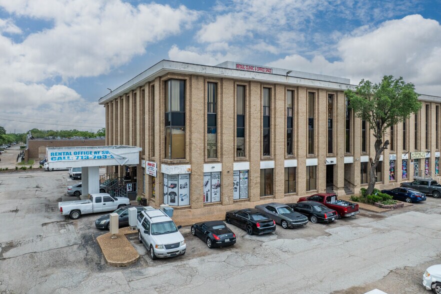 7400 Harwin Dr, Houston, TX à vendre - Photo principale – Image 1 sur 17