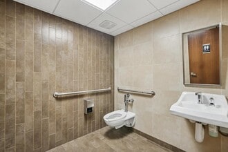 1700 Grand Concourse, Bronx, NY à louer Photo de l’immeuble– Image 2 sur 19