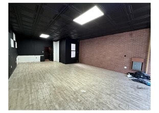 4422 3rd Ave, Brooklyn, NY à louer Photo intérieure– Image 2 sur 12