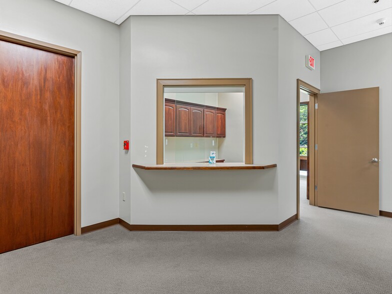 1 Vanderbilt Park Dr, Asheville, NC à louer - Photo de l’immeuble – Image 3 sur 19