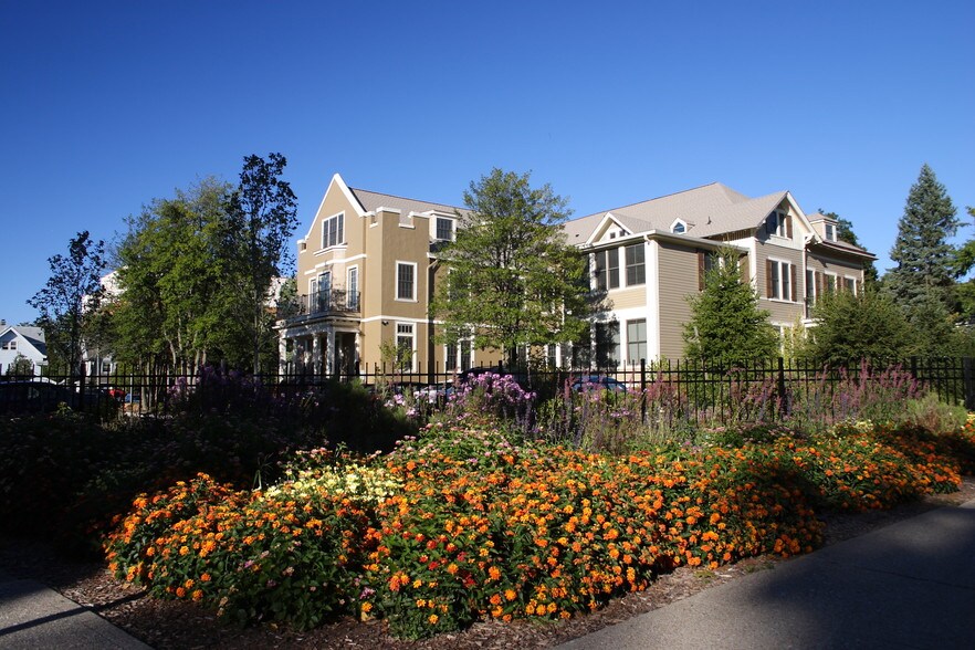 33 Plymouth St, Montclair, NJ à louer - Photo principale – Image 1 sur 4