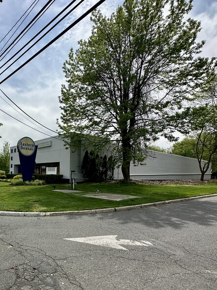 1802 State Highway 35, Oakhurst, NJ à louer - Photo de l’immeuble – Image 2 sur 4