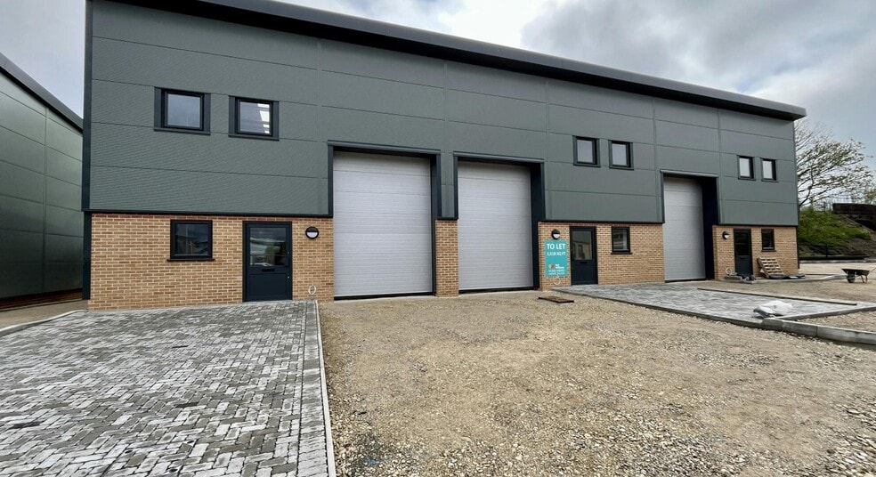 Embankment Way, Ringwood à vendre - Photo principale – Image 1 sur 20