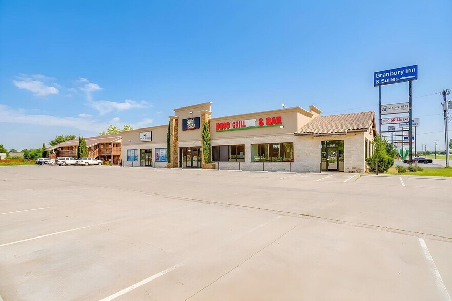 1333-1337 N Plaza Dr, Granbury, TX à vendre - Photo de l’immeuble – Image 2 sur 28