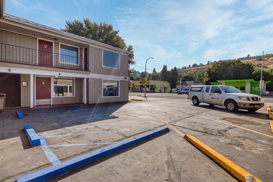 615 S Main St, Colfax, WA à vendre - Photo de l’immeuble – Image 3 sur 55