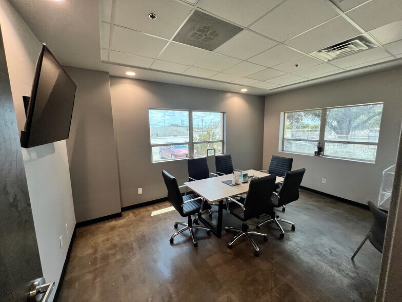 1035 Meacham Blvd, Fort Worth, TX à vendre - Photo intérieure – Image 3 sur 34