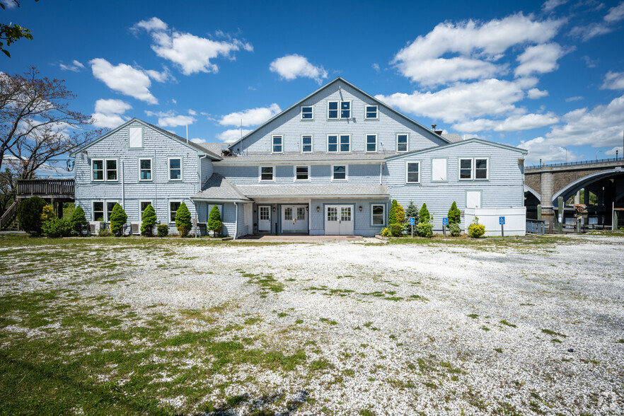 28 Water St, East Providence, RI à vendre - Photo de l’immeuble – Image 3 sur 42