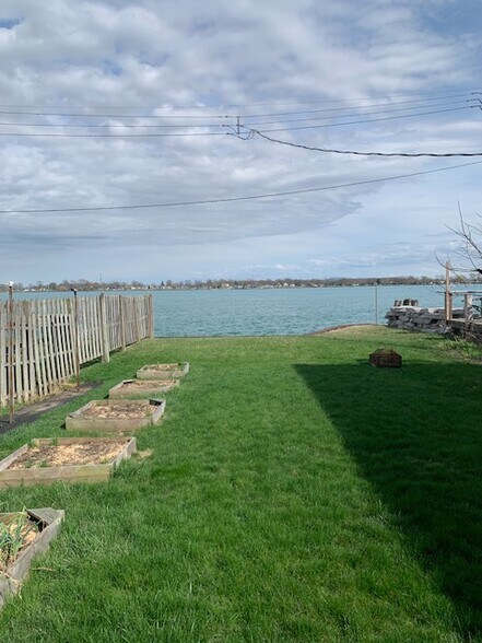 447 S Water St, Marine City, MI à vendre - Photo de l’immeuble – Image 3 sur 24