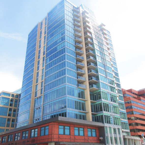 888 4th Ave SW, Calgary, AB à vendre - Photo de l’immeuble – Image 2 sur 34
