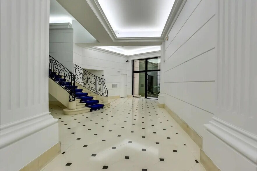 41 Rue De La Bienfaisance, Paris à louer - Hall d’entrée – Image 3 sur 14