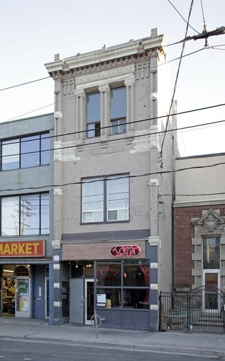 Plus de détails pour 592 Queen St W, Toronto, ON - Local commercial à louer