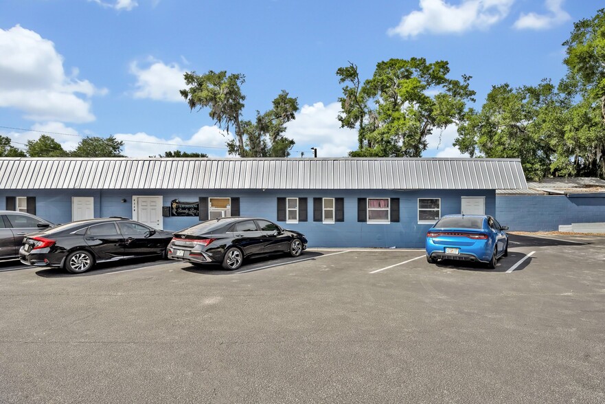 633 S Woodland Blvd, Deland, FL à vendre - Photo principale – Image 1 sur 11