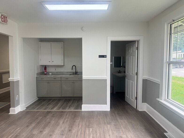 510 Laurens Rd, Greenville, SC à louer - Photo intérieure – Image 3 sur 4