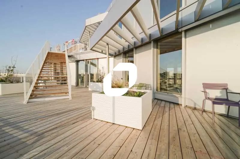 Bureau dans Saint-Denis à louer - Photo de l’immeuble – Image 1 sur 19