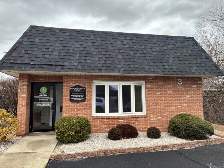 1630 East High St, Pottstown, PA à louer - Photo de l’immeuble – Image 2 sur 8