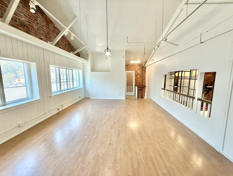 517 6th St, San Francisco, CA à louer - Photo de l’immeuble – Image 3 sur 12