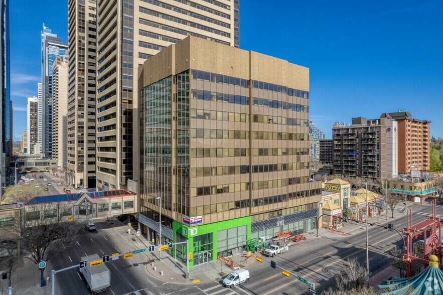 305 SW Centre St, Calgary, AB à louer - Photo de l’immeuble – Image 1 sur 6